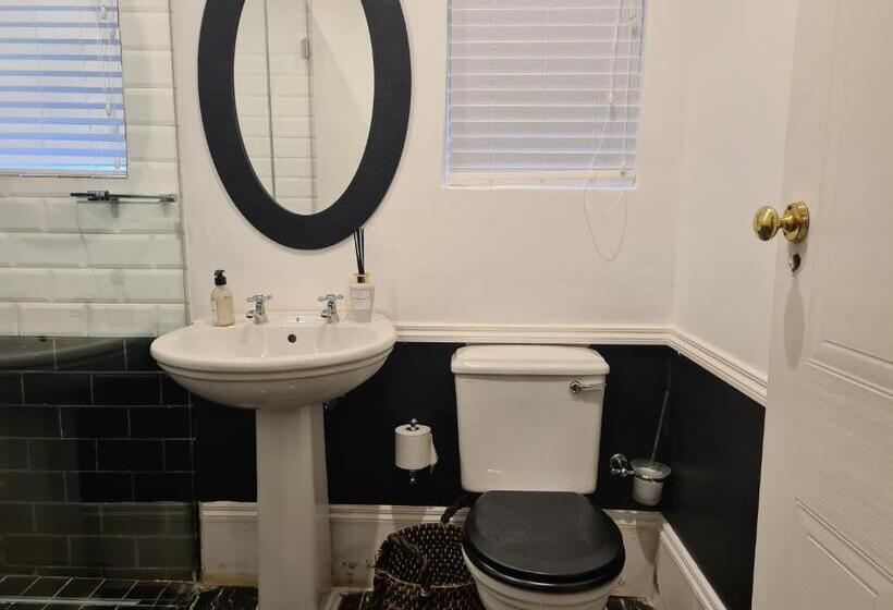 Люкс Deluxe Кровать Кинг, Smithgrove Guesthouse