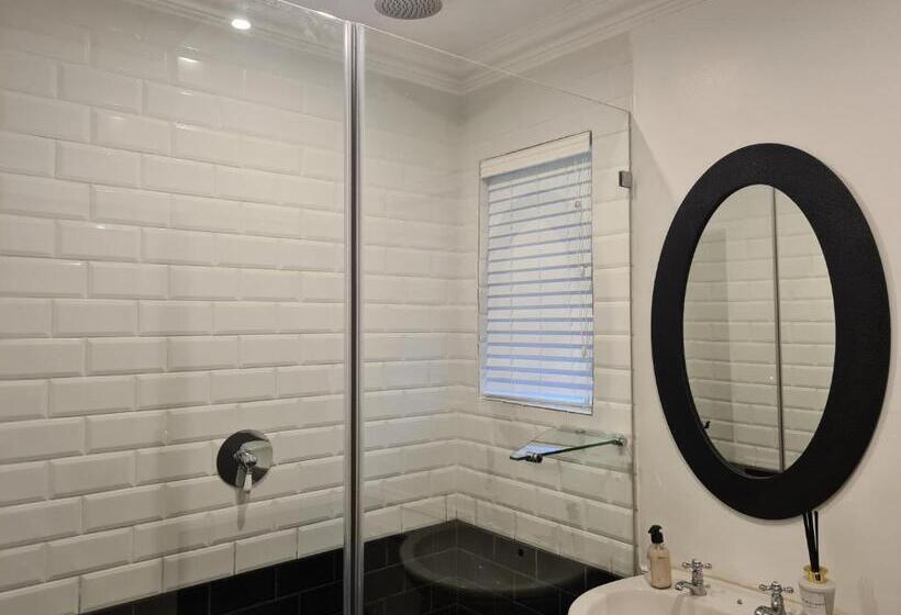 Люкс Deluxe Кровать Кинг, Smithgrove Guesthouse