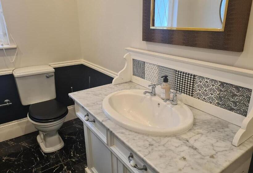 Люкс Deluxe Кровать Кинг, Smithgrove Guesthouse