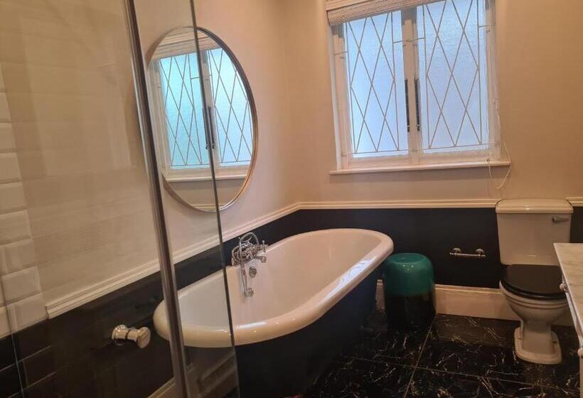 Люкс Deluxe Кровать Кинг, Smithgrove Guesthouse