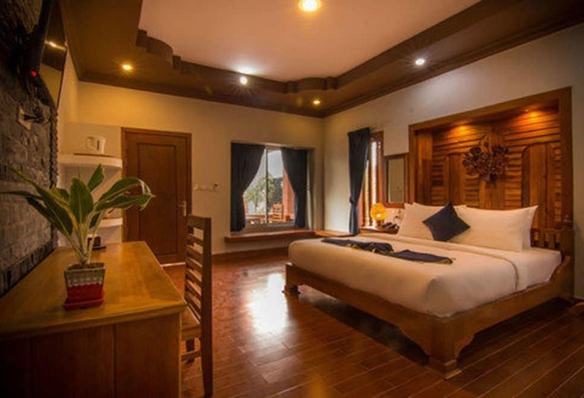 سوییت اجرایی, Ravorn Villa Boutique