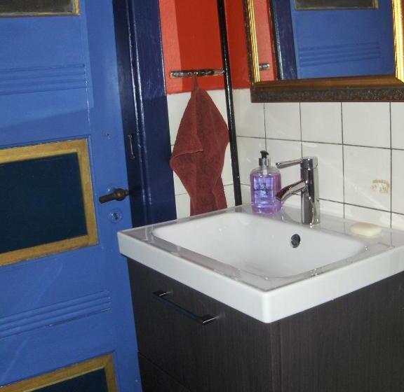 이코노미 룸 공용욕실, Casa Mundo Bed & Breakfast