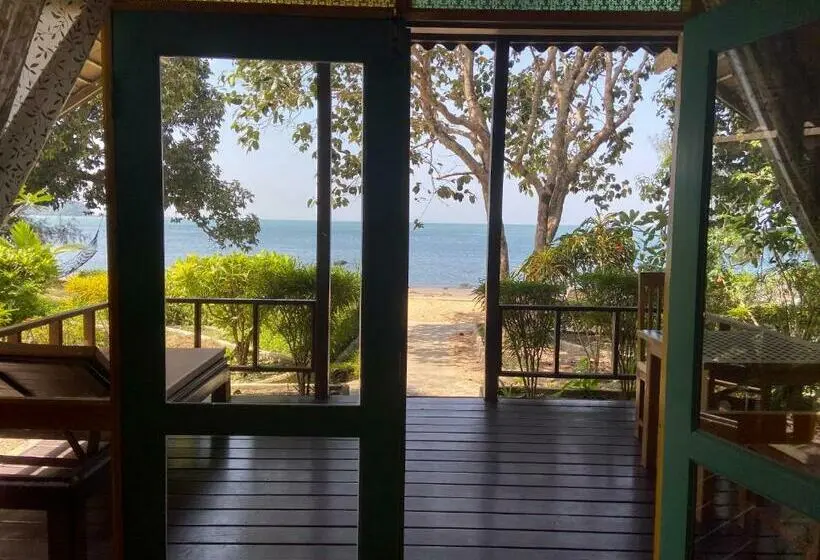 スタンダードバンガロー, Heaven Beach Resort & Art