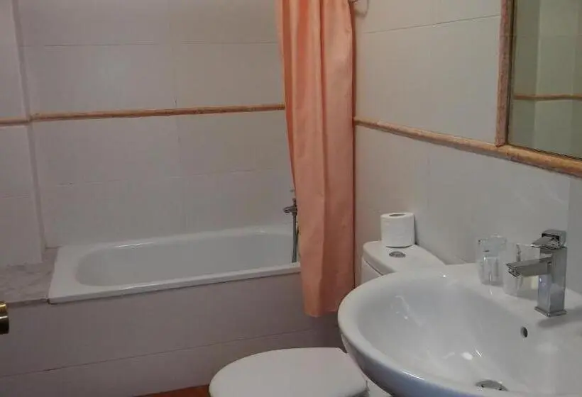 Standard Kolmen Hengen Huone, Hostal Meson Vilasante