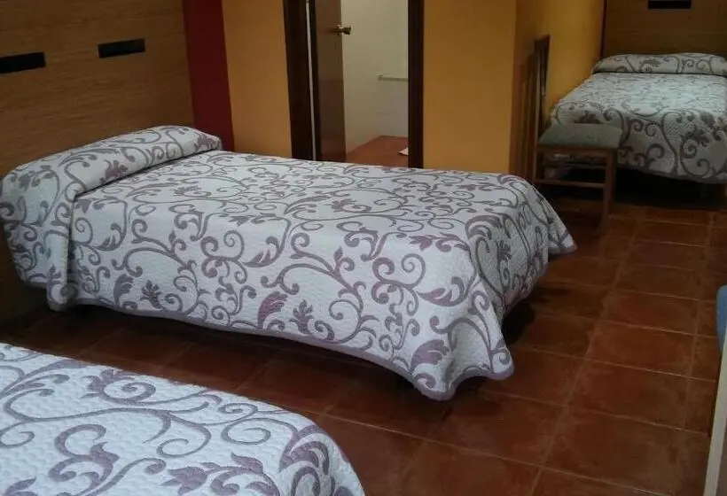 Standard Kolmen Hengen Huone, Hostal Meson Vilasante