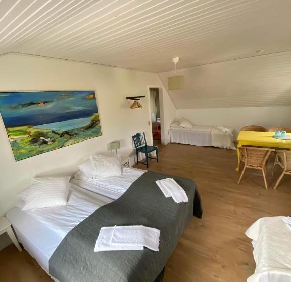 חדר משפחתי, Kirkedal B&b