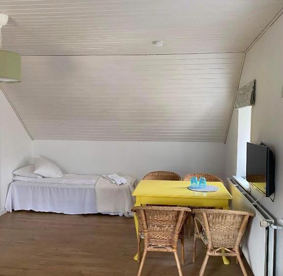 חדר משפחתי, Kirkedal B&b