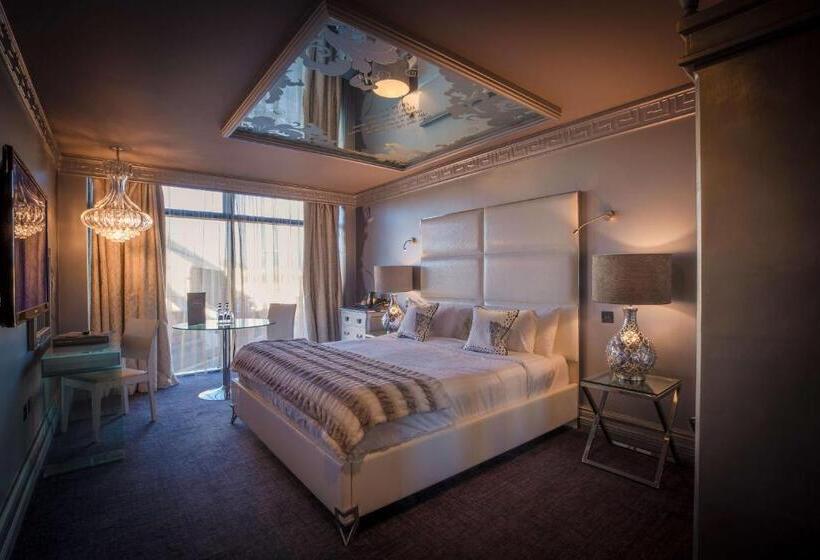 豪华房间, Me & Mrs Jones