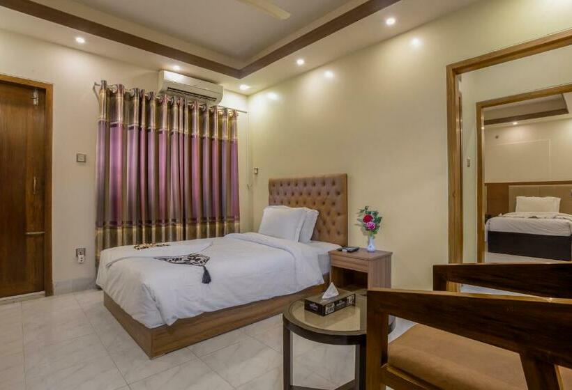 اتاق استاندارد سه تخته با بالکن, Memento International