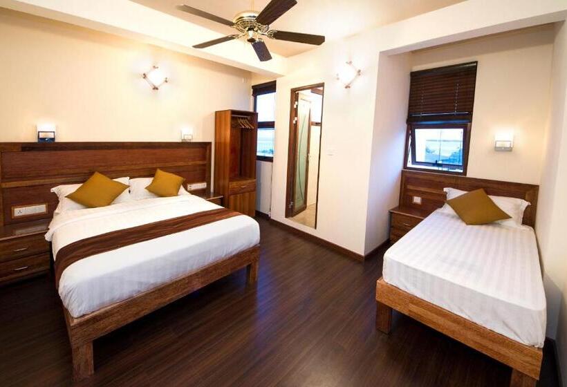 اتاق لوکس سه تخته, Tropic Tree  Maldives