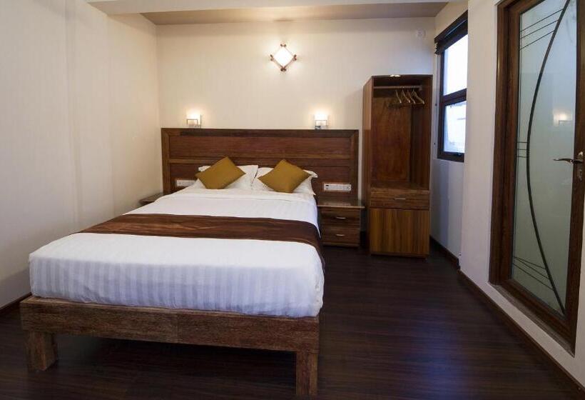 اتاق لوکس سه تخته, Tropic Tree  Maldives