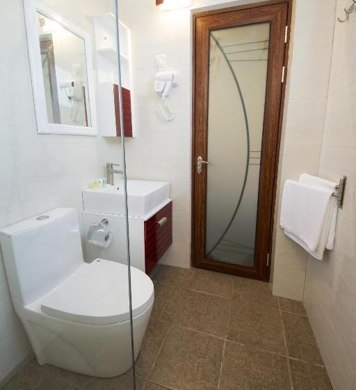 اتاق لوکس سه تخته, Tropic Tree  Maldives