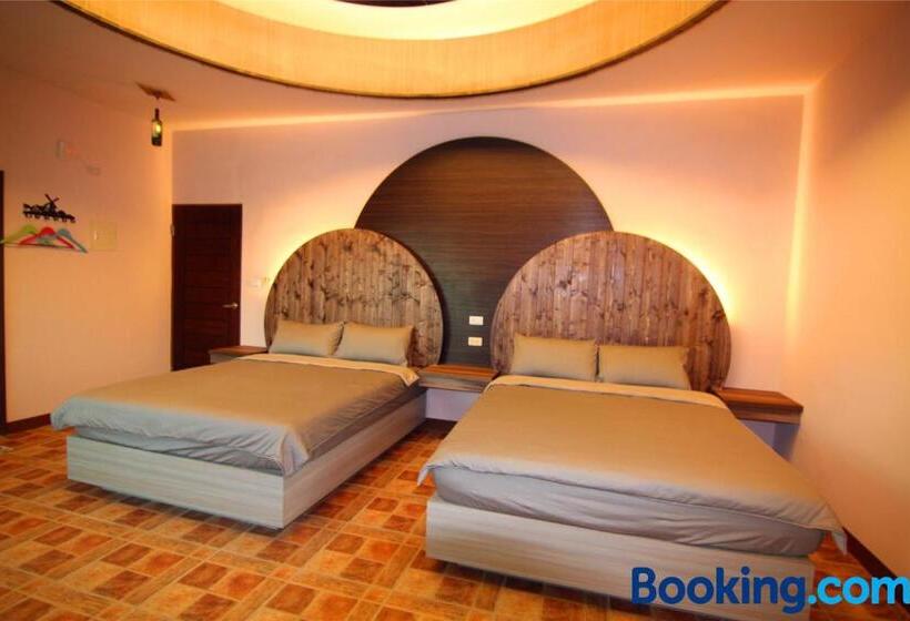 اتاق استاندارد چهارنفره با بالکن, Lian Chinq Diving B&b