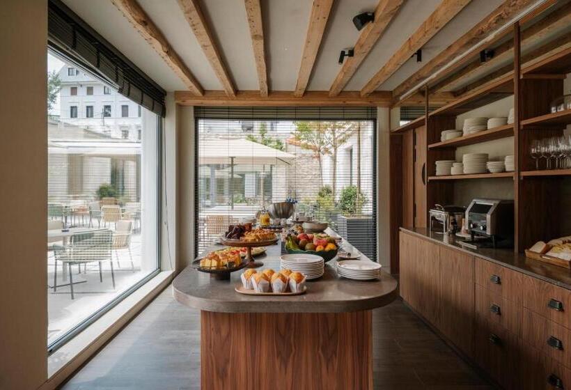 غرفة قياسية مزوَّدة بتراس, Rhin Garden