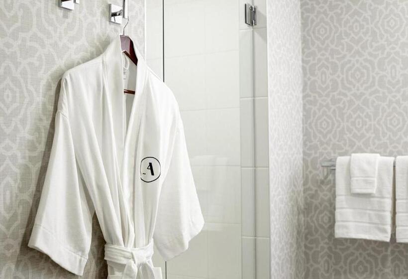 סוויטה עם מרפסת, Archer Hotel Napa