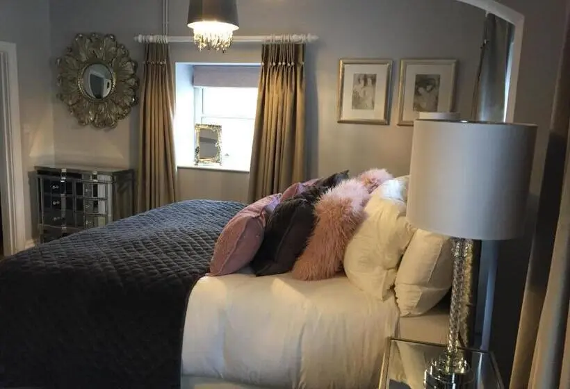 キングサイズベッドのスーペリアルーム, The Town House At Brecon