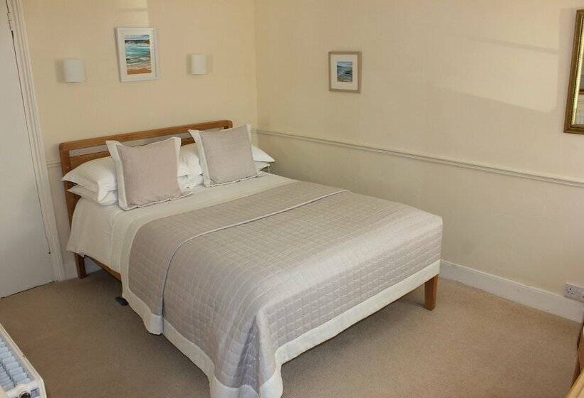 חדר סטנדרט, Trafalgar House