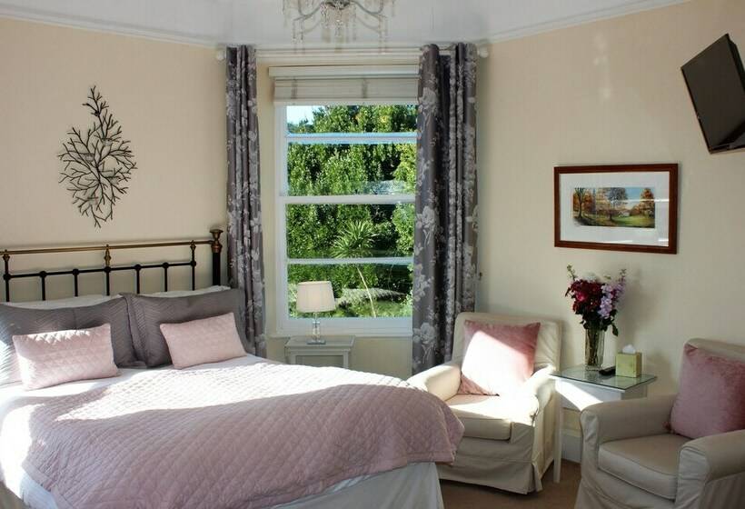 חדר סופריור, Trafalgar House