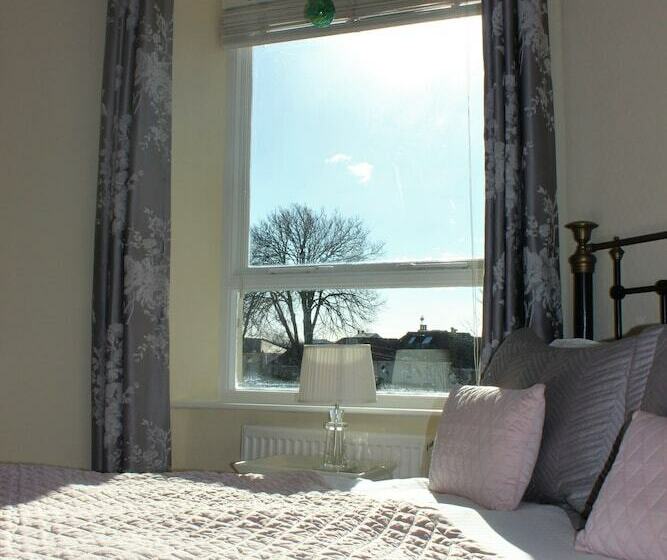 חדר סופריור, Trafalgar House