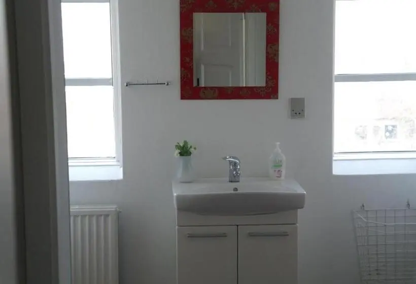 Standard Yhden Hengen Huone Jaettu Kylpyhuone, Emmaus Hostel