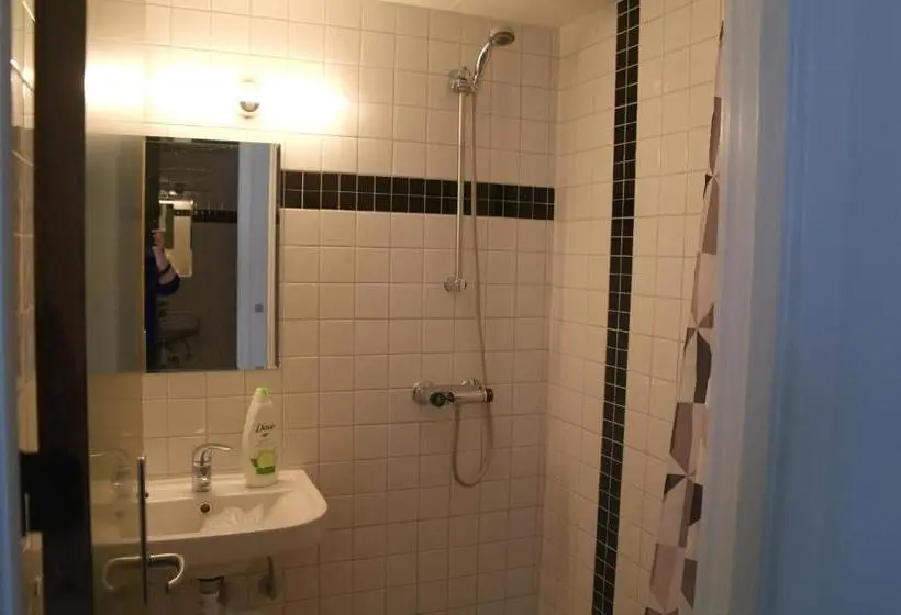 Standard Yhden Hengen Huone Jaettu Kylpyhuone, Emmaus Hostel