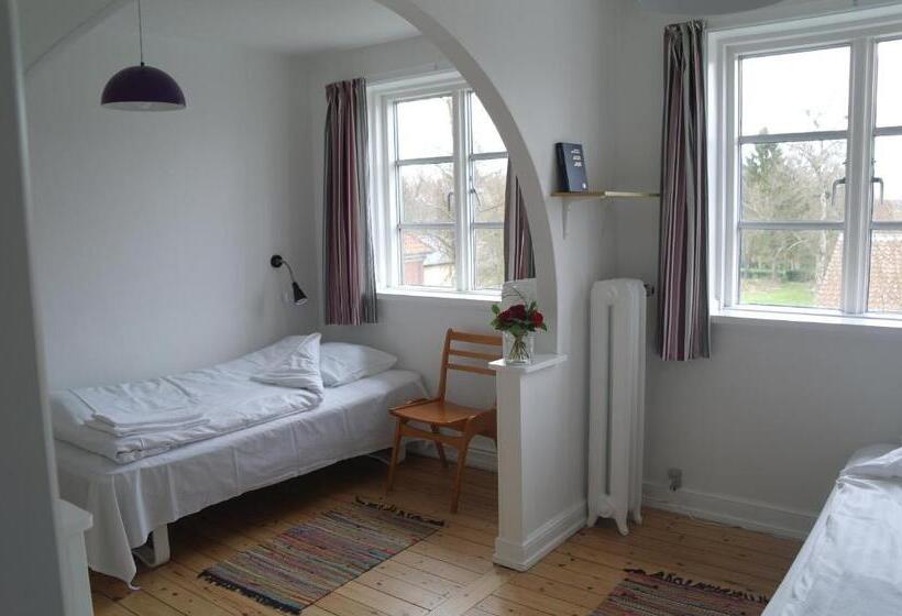 스탠다드 룸 공동 욕실, Emmaus Hostel