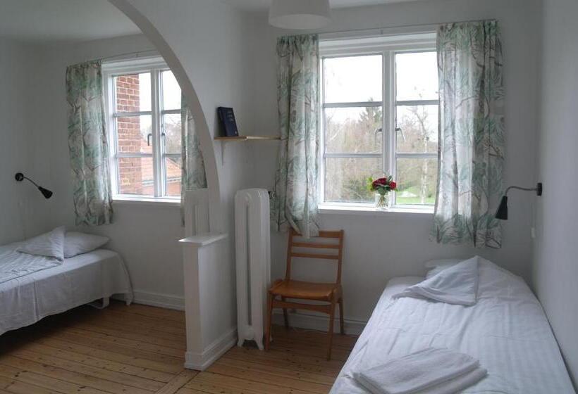 스탠다드 룸 공동 욕실, Emmaus Hostel