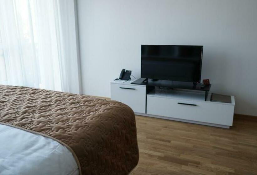 استودیوی استاندارد, Fruške Residences