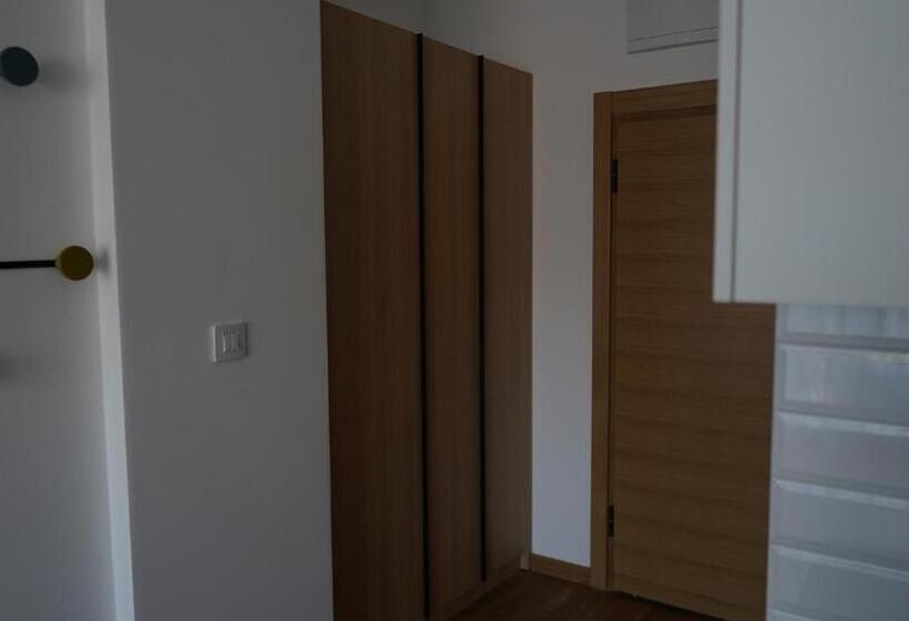 استودیوی سوپریور, Fruške Residences