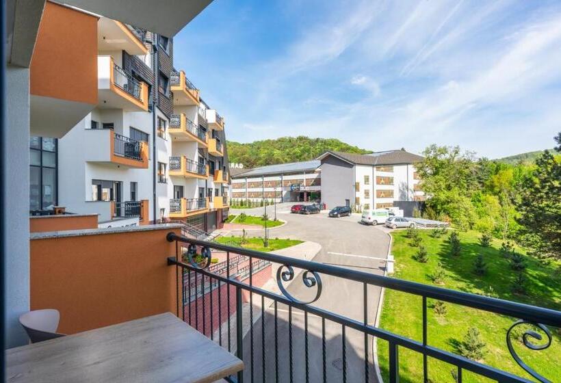 استودیوی سوپریور, Fruške Residences