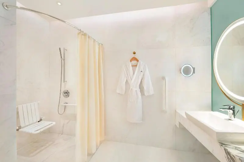 キングサイズベッドのスタンダードルーム, Le Meridien Shanghai Hongqiao,minhang
