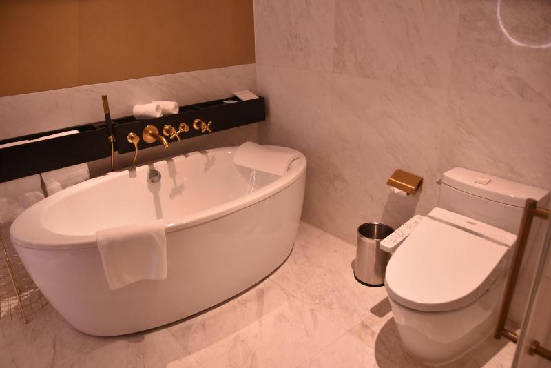 스탠다드 룸 킹사이즈 침대, Le Meridien Shanghai Hongqiao,minhang