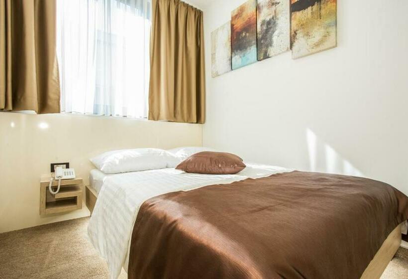 غرفة قياسية فردية, National