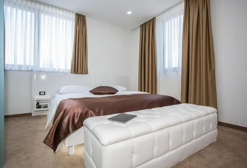 1 Bedroom Penthouse Apartment, National