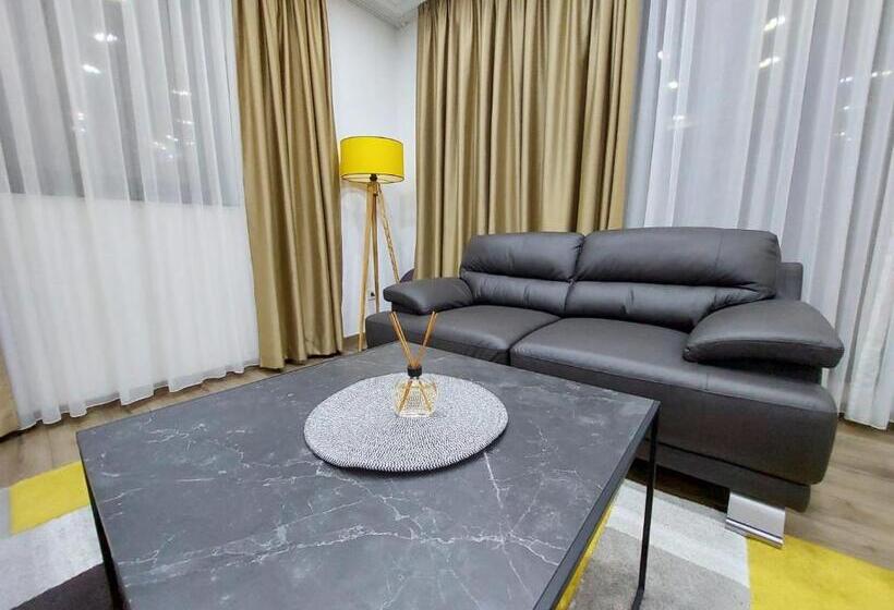 شقة دور أخير غرفة نوم واحدة, National