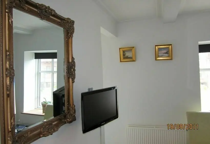 Chambre Familiale, Rødding