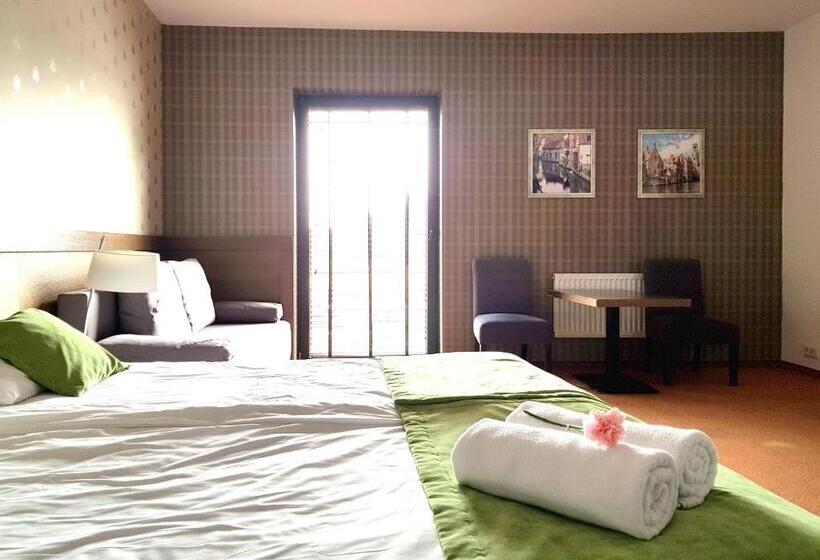 اتاق خانوادگی, Willowa