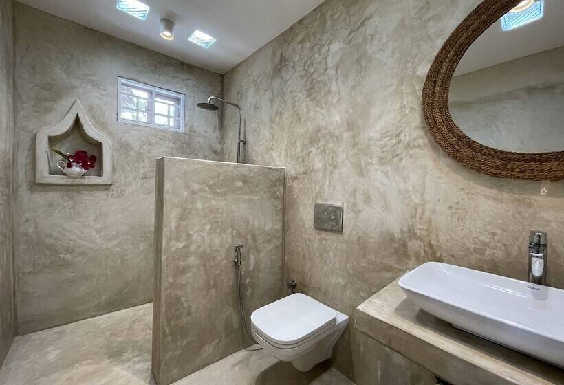 デラックスバンガロー, Melik's