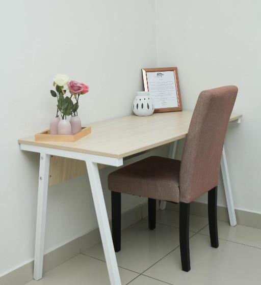 شقة غرفة واحدة, The Milkwood Beach Apartments