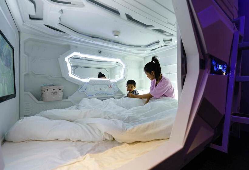 تختخواب در اتاق مشترک, Uz Hostel