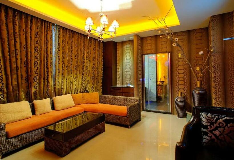 اتاق لوکس با تخت بزرگ, Zhen 13 Villa Motel
