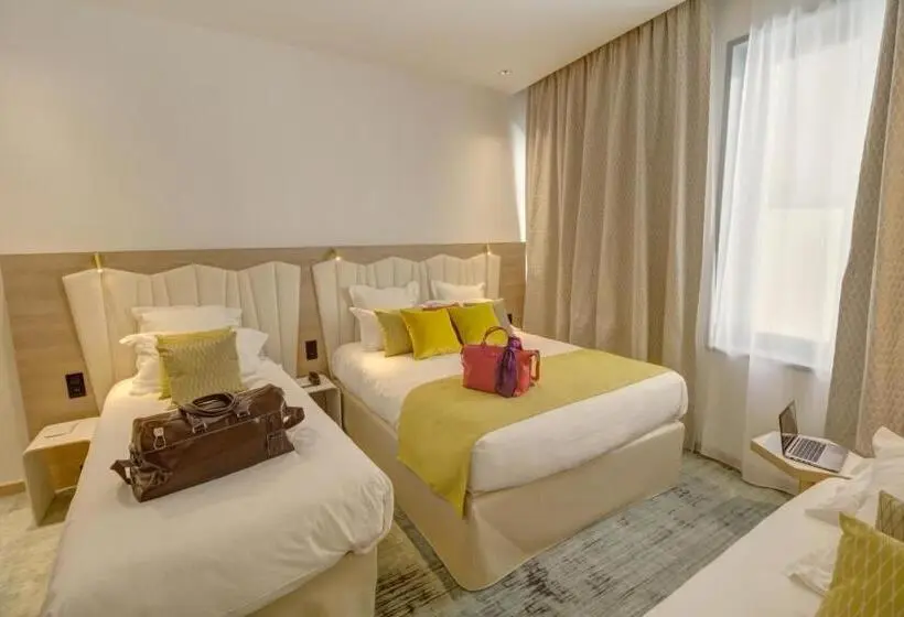 Perhehuone, Best Western Plus Comedie Saintroch