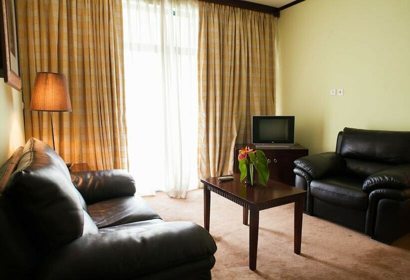 سوییت اجرایی, Gorillas Lake Kivu