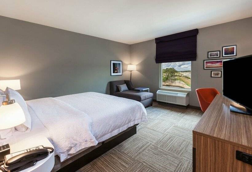 标准间带双人床, Hampton Inn Bulverde Texas Hill Country