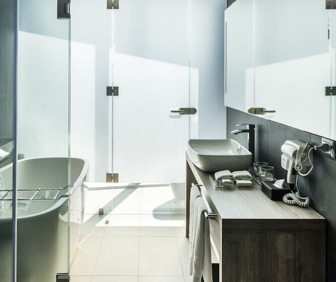 جناح سوبيريور, Icon