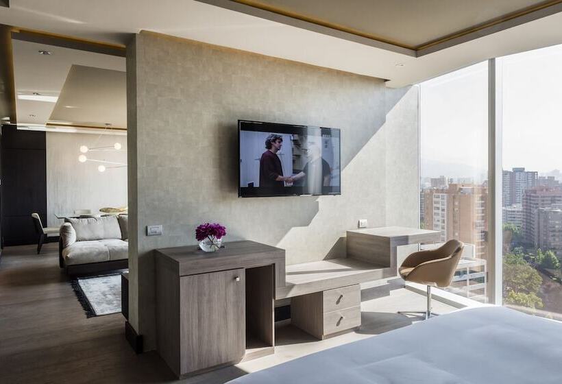 جناح جونيور, Icon