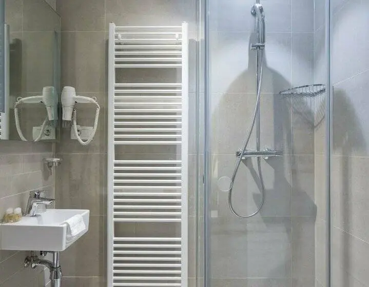 اتاق اکونومی یک تخته, Livris
