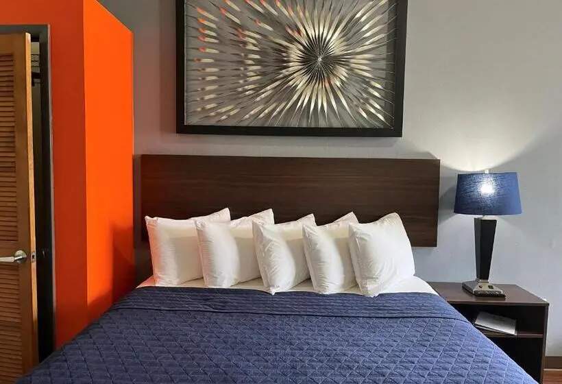 キングサイズベッドのスタンダードルーム, Orange County National Golf Center And Lodge