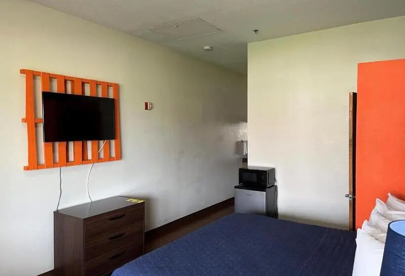 キングサイズベッドのスタンダードルーム, Orange County National Golf Center And Lodge