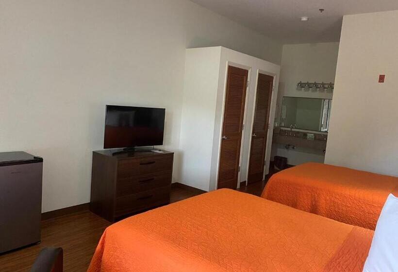 Номер Стандарт 2 Двуспальные Кровати, Orange County National Golf Center And Lodge